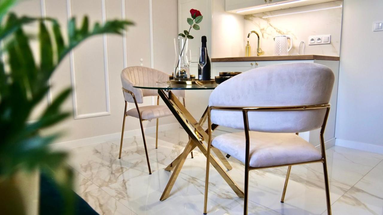 Art Apartments Warszawska 21 カトヴィツェ エクステリア 写真