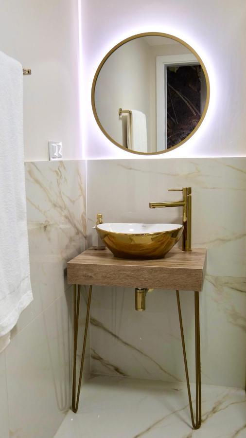 Art Apartments Warszawska 21 カトヴィツェ エクステリア 写真
