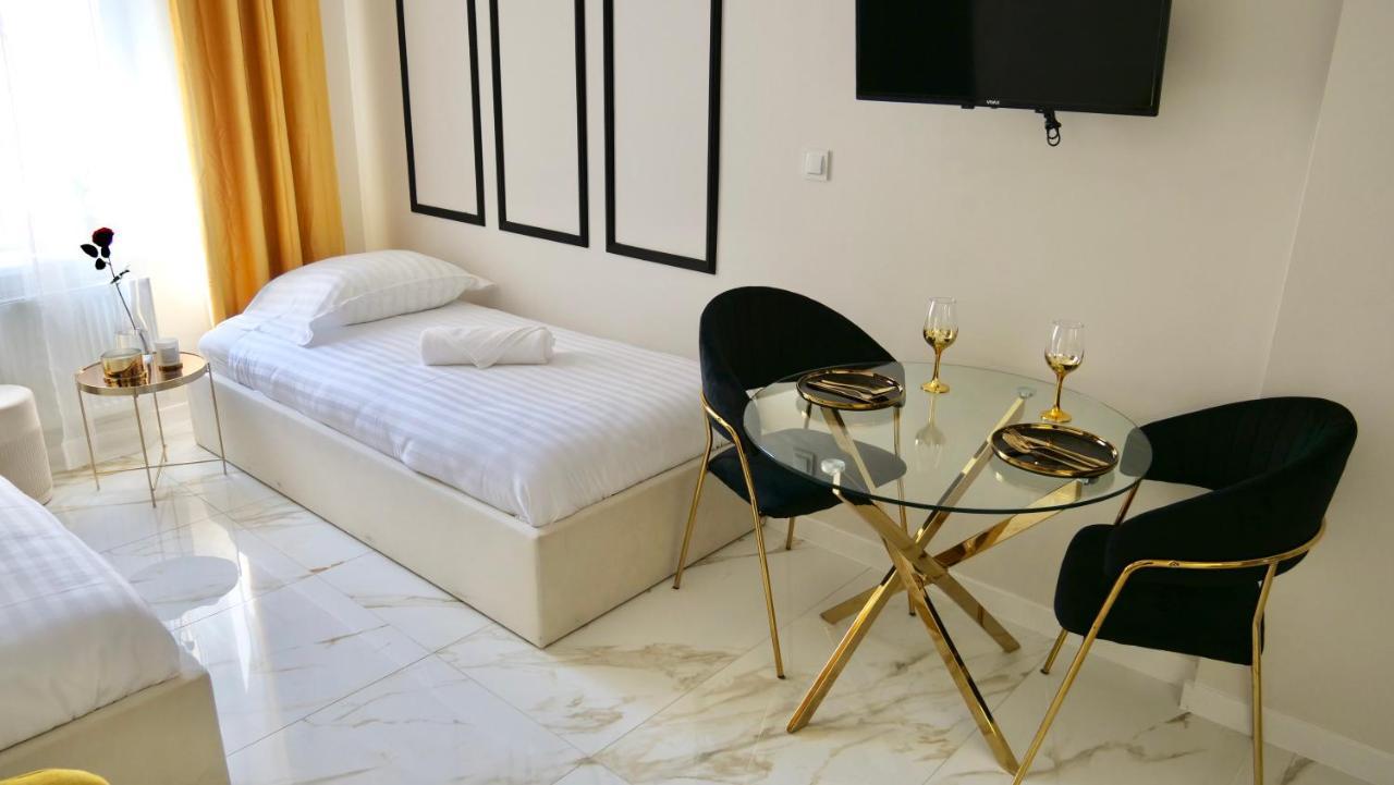 Art Apartments Warszawska 21 カトヴィツェ エクステリア 写真